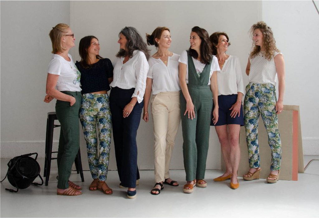 Groupe de femmes en pantalon C.Bergamia - Des pantalons uniques pour des femmes uniques - Copyright Colette Coutris Chouaib Arif