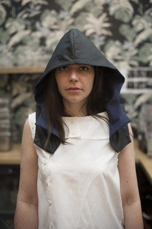 wylde - capuche denim impermeable ecoconcue - matiere recyclee - photographe nafissa harvoir