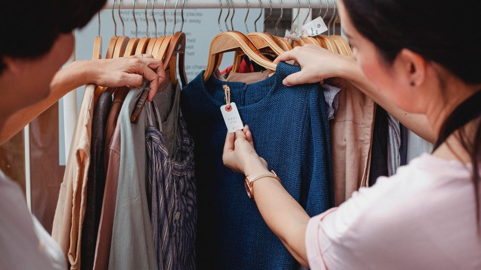 Tendances été 23 : la casquette éco-responsable, chic et colorée