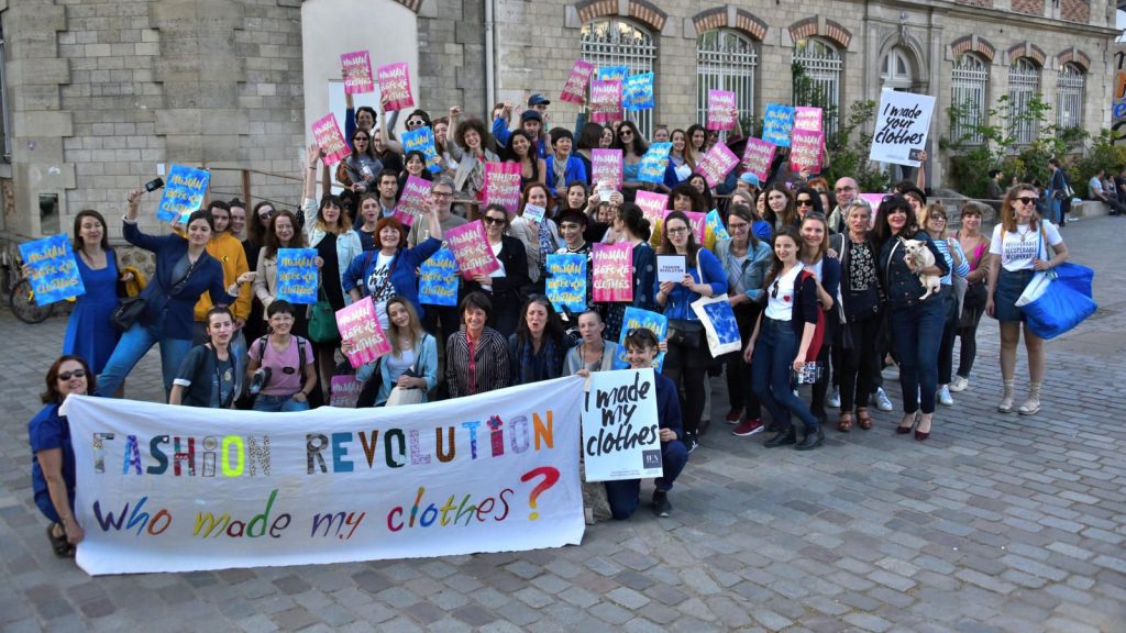 Thomas Ebélé — Fashion Revolution Day 2018 - La marche - Les Canaux